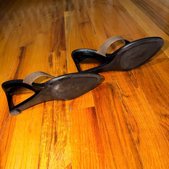 Zara Elegant Black and Tan Sandals - Picture 5 of 5